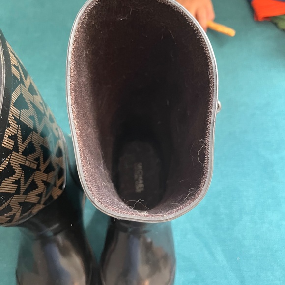 Michael Kors Women's Rain Boots Size 10 Black Rubber- MK Monogram Pattern - Picture 5 of 6